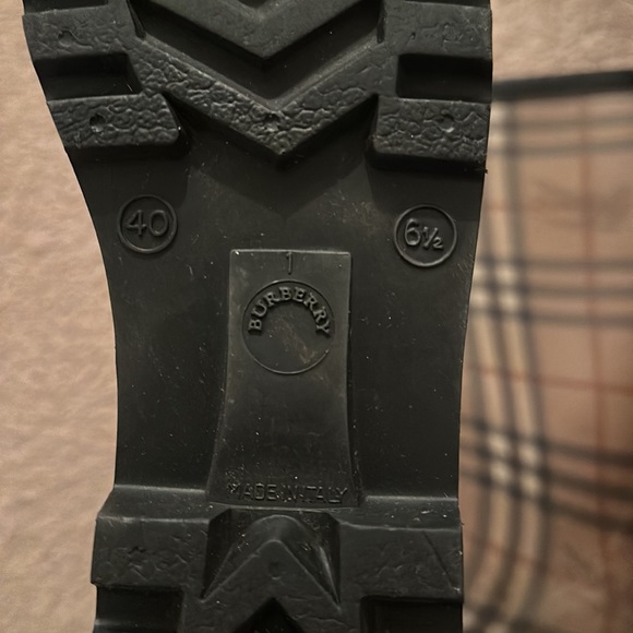 Burberry Haymarket pattern prorsum rain boots US size 9 - Picture 3 of 3